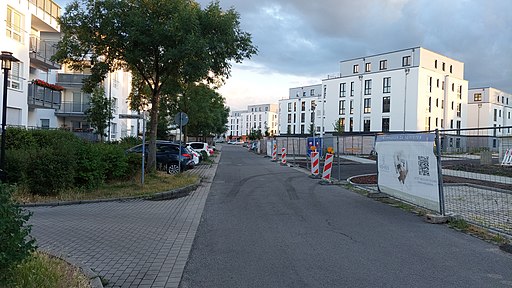 Allee zu den Mühlenstücken-Nauen-HVL