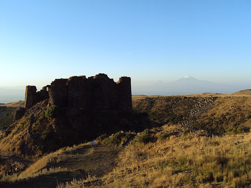 File:Amberd Fortress ^ Ararat, Mount Aragats, Aragatsotn, Armenia - panoramio.jpg