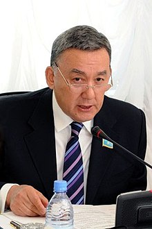 Амзебек Жолшибеков (18.01.2010) .jpg