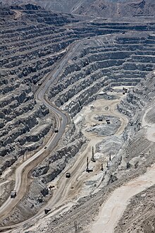 Rossing uranium mine, an open-pit mine near Arandis Arandis Mine hochformat.jpg