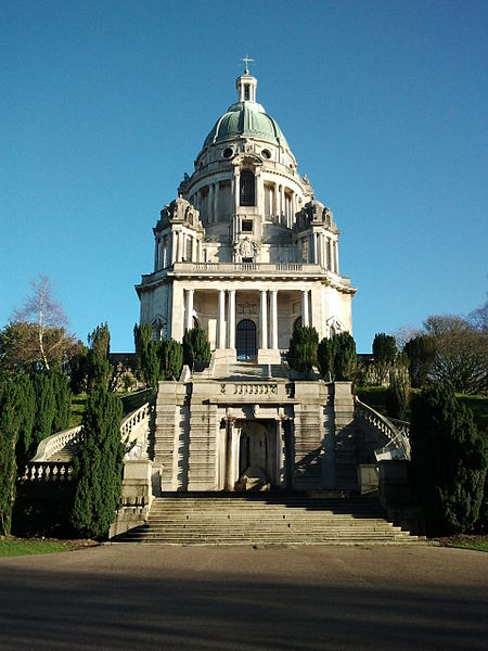 File:Ashton Memorial - whole building with stairs.jpg