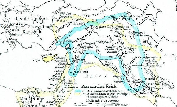 Het Assyrische Rijk (blauwe plus gele gebied, van Egypte tot in wat nu Turkije, Irak en Iran is inclusief Cyprus) op zijn hoogtepunt onder Assurbanipal (Aššur-bāni-apli) (669 – 627 v.Chr.).
