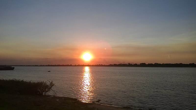 File:Atardecer - Rio Paraguay - panoramio.jpg