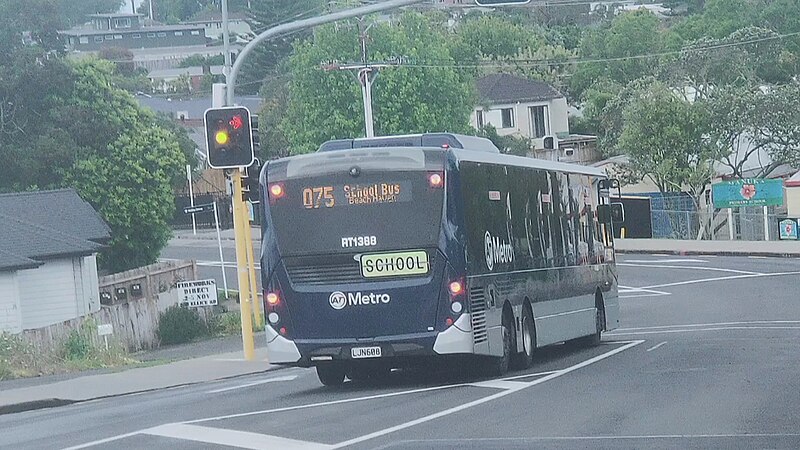 File:Auckland School Bus 075.jpg