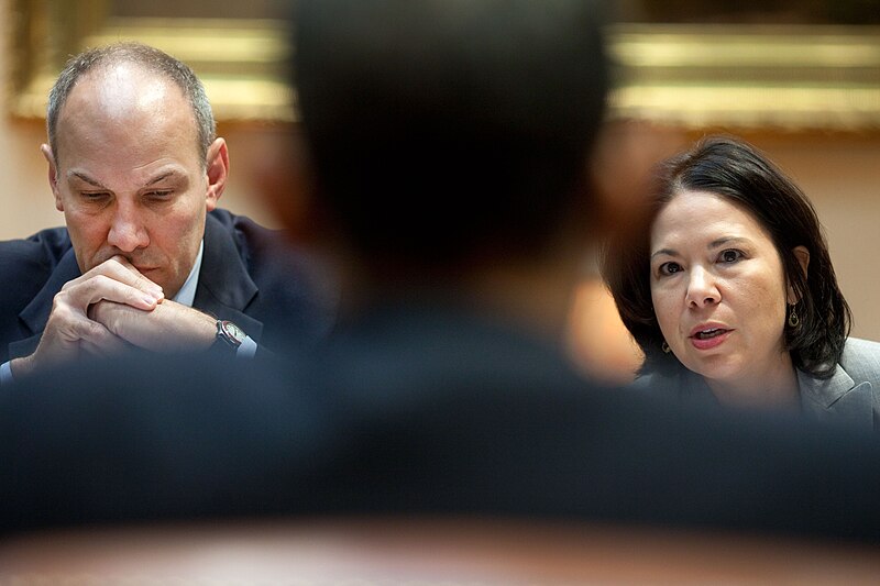 File:Barack Obama listens to Nancy-Ann DeParle and Phil Schiliro, 2009.jpg