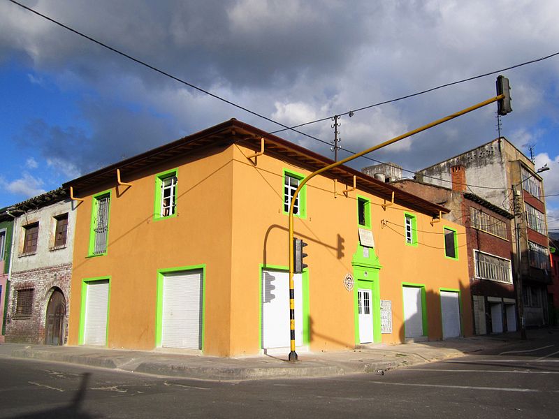 File:Barrio La Favorita Bogotá cl 17 kr 17.JPG