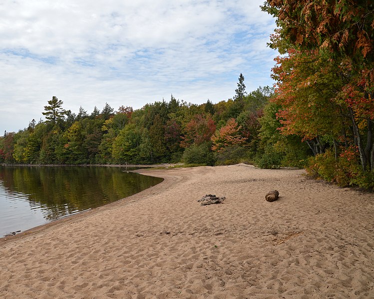 File:Beach at North Tea Lake - Algonquin Provincial Park 2019-09-20.jpg