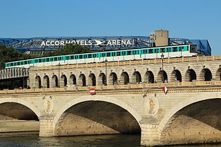 <span class="mw-page-title-main">Pont de Bercy</span> Bridge in Paris, France