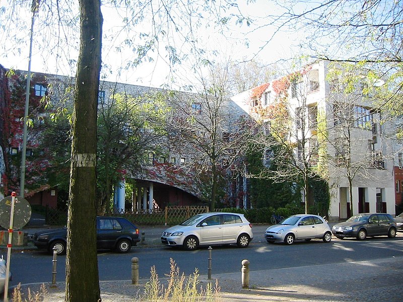 File:Berlin-Kreuzberg Ritterstraße 63-64 Rob Krier.jpg