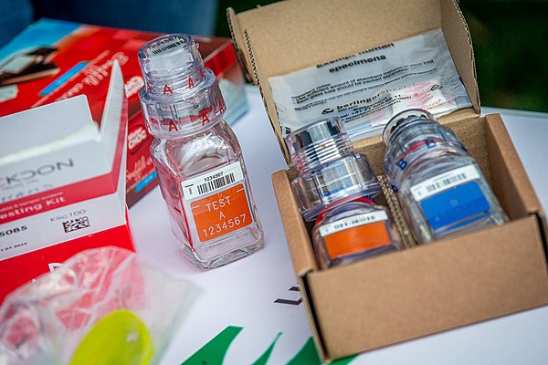Urine doping sampling security bottles