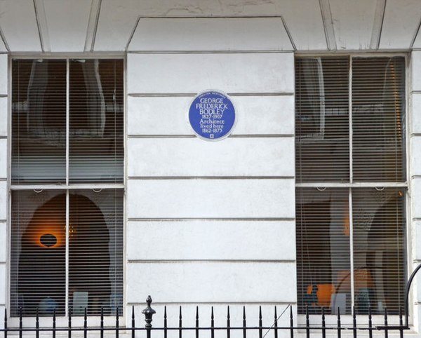 Blue plaque on Harley Street, London