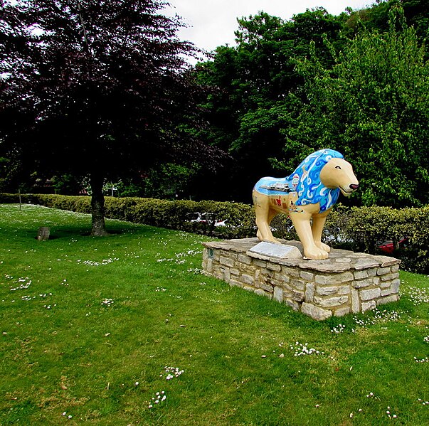 File:Bournemouth Lion near the Town Hall - front view - geograph.org.uk - 5053562.jpg