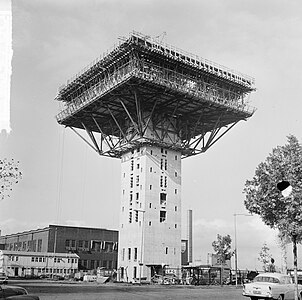 De bouw in oktober 1964