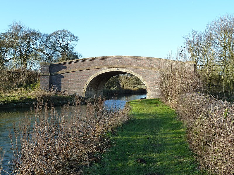 File:Bridge 59, Grand Junction Canal - geograph.org.uk - 2738816.jpg