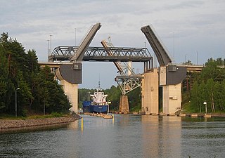 Broöppning 2007. På bilden syns även E4-bron och Saltsjöbron