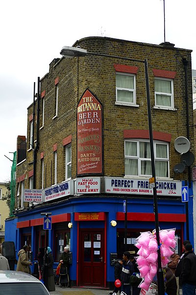 File:Britannia, Shadwell, E1 (4571093222).jpg