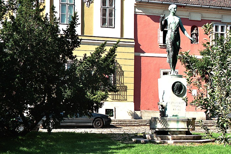 File:Budapest, the Kazinczy Ferenc Statue.jpg