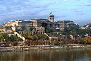 The castle palace from the Danube bank