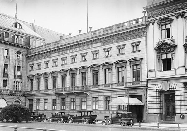 Arnim Palace [de], the Prussian Academy of Arts building on Pariser Platz in Berlin, c. 1903