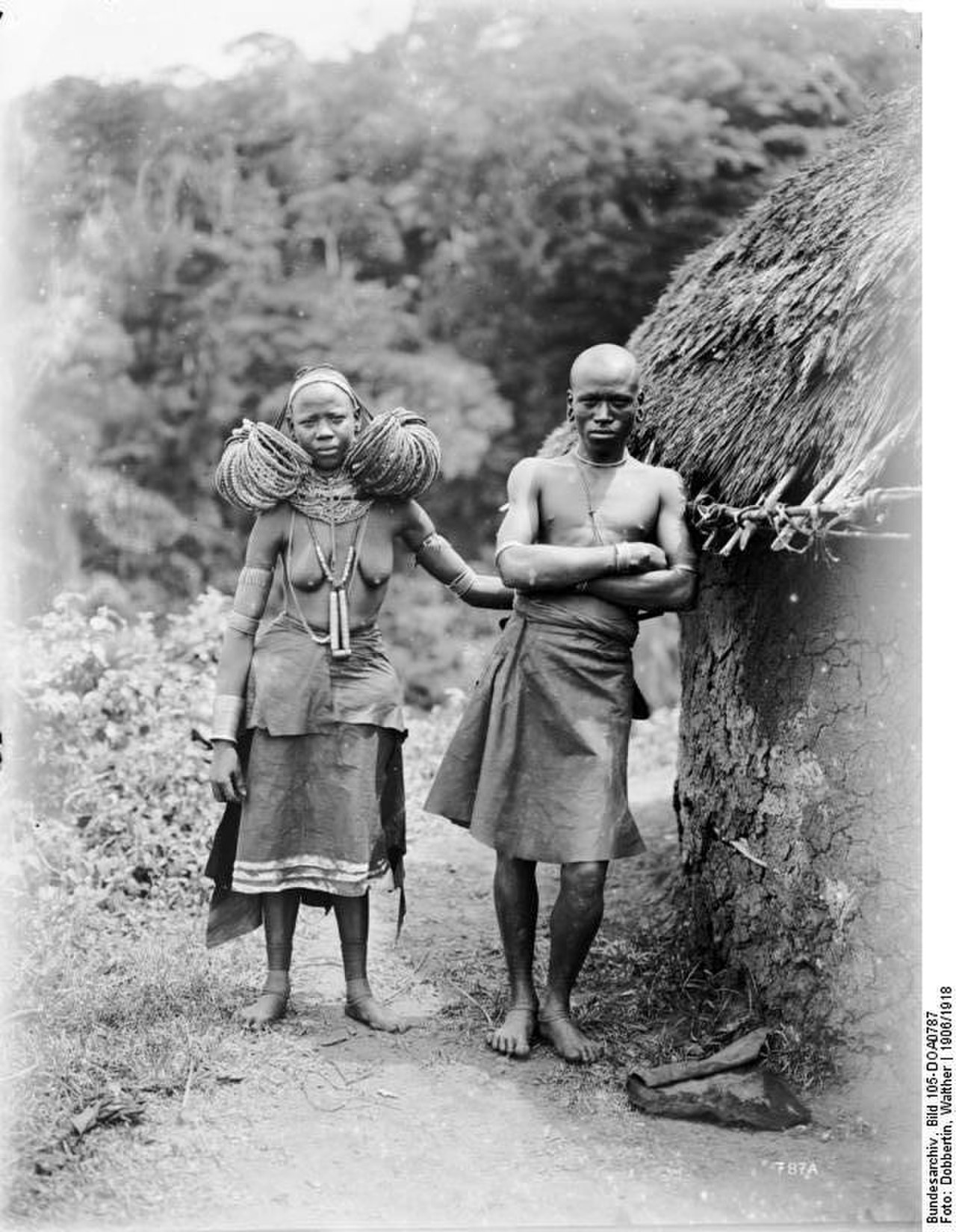 африканские племена грудь женщин фото 53