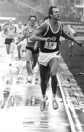 <span class="mw-page-title-main">Detlef Wagenknecht</span> German middle-distance runner