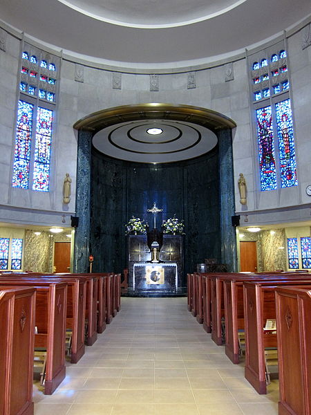 File:Cathedral of the Immaculate Conception (Fort Wayne, Indiana) - MacDougal Memorial Chapel, interior, nave.jpg