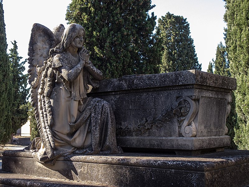 File:Cementerio de Torrero-Zaragoza - P8105676.jpg