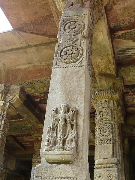 File:Chaurasi Khamba Masjid Column detail (6134432990).jpg