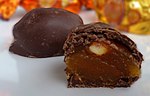 Миниатюра для Файл:Chocolate-coated dried apricots.jpg