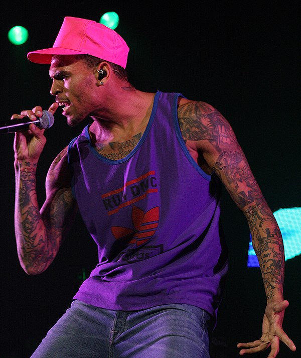 Many critics believed the song was about Rihanna's past relationship with Chris Brown.