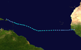 Mapa de una pista a través de una porción del Océano Atlántico.  La pista se extiende desde África occidental hasta el Mar Caribe oriental.  El noreste de Sudamérica se puede ver en la parte inferior izquierda de la imagen.