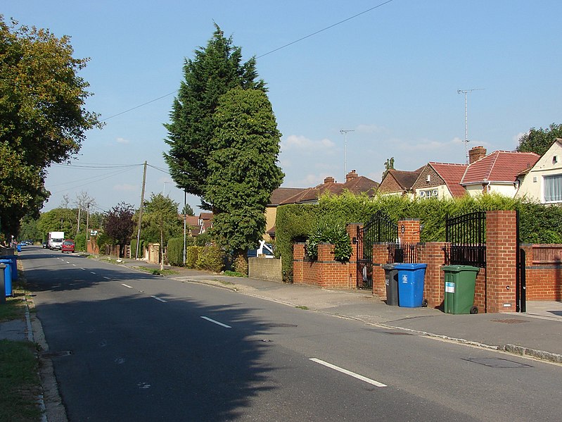 File:Coppermill Road, Horton - geograph.org.uk - 3646072.jpg