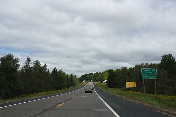 US 2 entering Crystal Falls as a two-lane highway