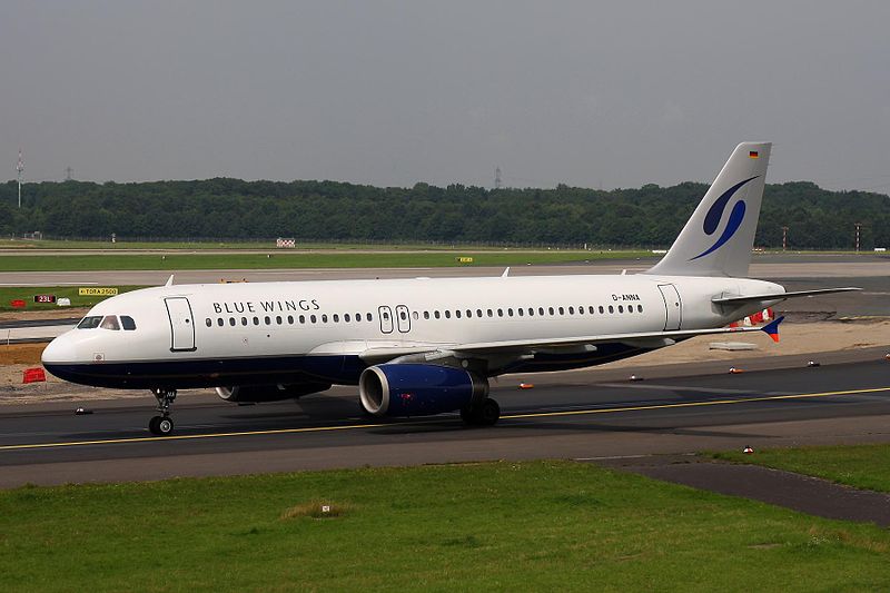 File:D-ANNA 2 A320-232 Blue Wings DUS 26JUL08 (3180184047).jpg