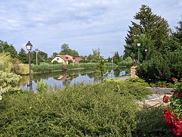 Bassin près de la brasserie.