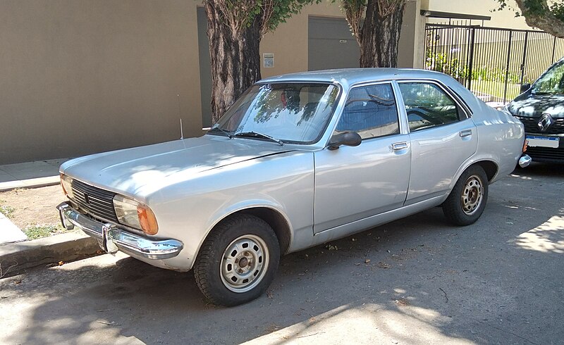 File:Dodge 1500 circa 1980.jpg