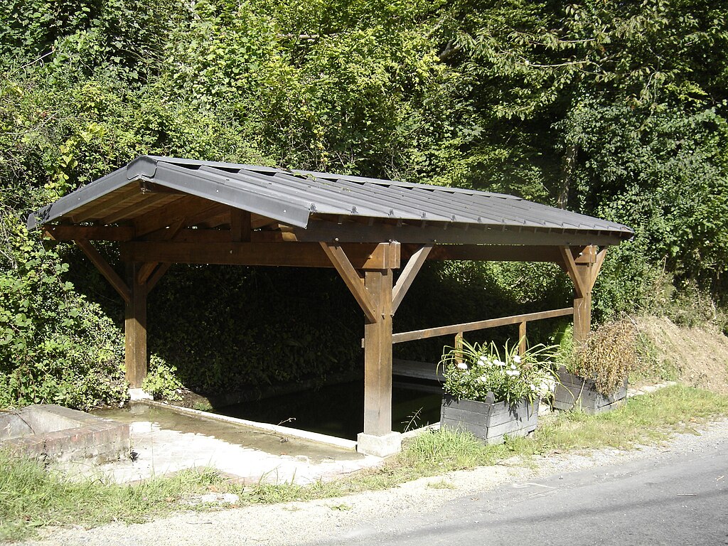 Douville en Auge, lavoir.JPG