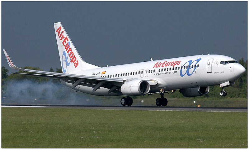 File:EC-JNF, Boeing 737-800 of Air Europa at Manchester Airport, 2017 (34550808306).jpg