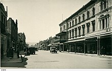 Looking east, 1929 East along Rundle B-5819.jpg