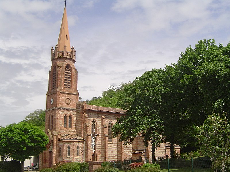 File:Eglise Sainte Christine Lacroix-Falgarde.JPG