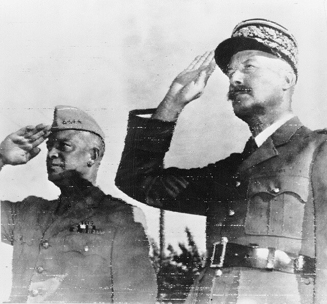 הגנרל אנרי ז'ירו יחד עם הגנרל אייזנאוור
