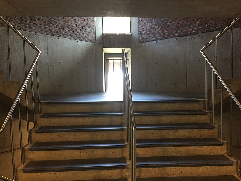 File:Exeter Library Stair 03.jpg