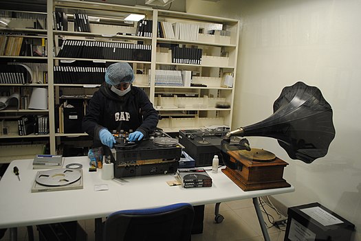 Preservation and recording of magnetic tapes at Fonoteca Nacional (National Sound Archive of Mexico). Fonoteca Nacional 02.JPG