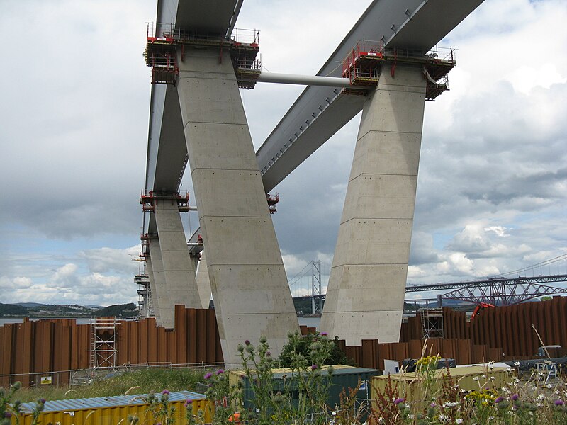 File:Forth bridges from Society Road - geograph.org.uk - 4582598.jpg