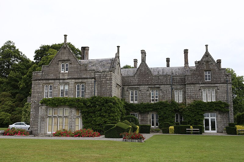 File:Frontal view of Lisnavagh Estate.JPG