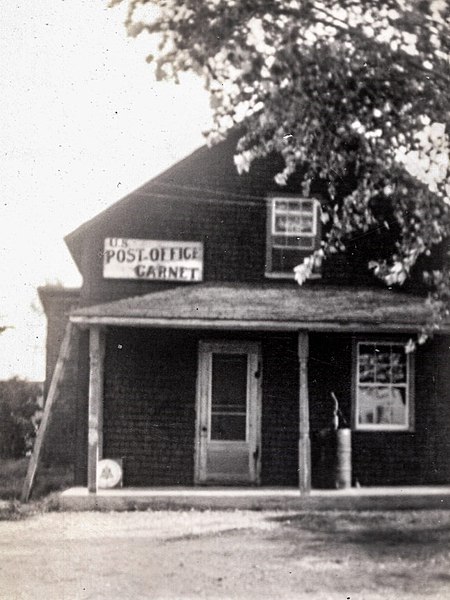 File:Garnet, Michigan historic post office.jpg