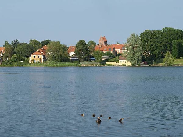 Gentofte with Gentofte Lake in the foreground