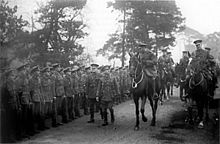 King George V inspects the 29th Division in 1915. George V inspecting 29th Division at Dunchurch March 1915.jpg