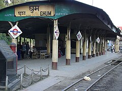 Larger station, with pillars