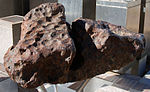 Thumbnail for File:Gibeon-meteorite-in-Post-Street-Mall.jpg